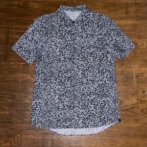 Lululemon short sleeve shirt